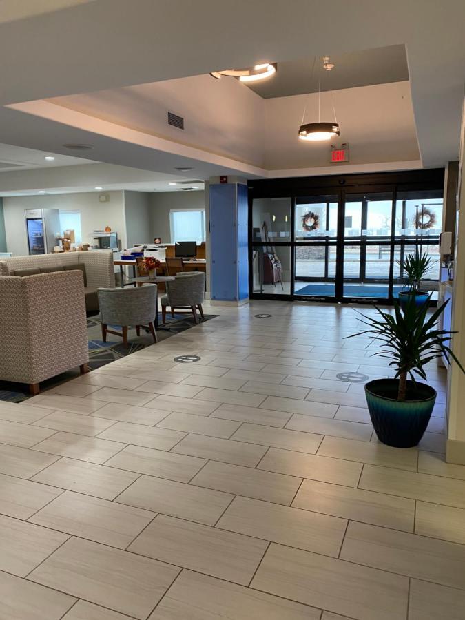 Holiday Inn Express Hotel & Suites Weston By Ihg Buitenkant foto