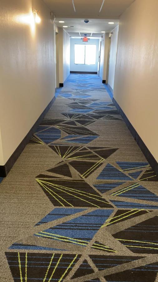Holiday Inn Express Hotel & Suites Weston By Ihg Buitenkant foto