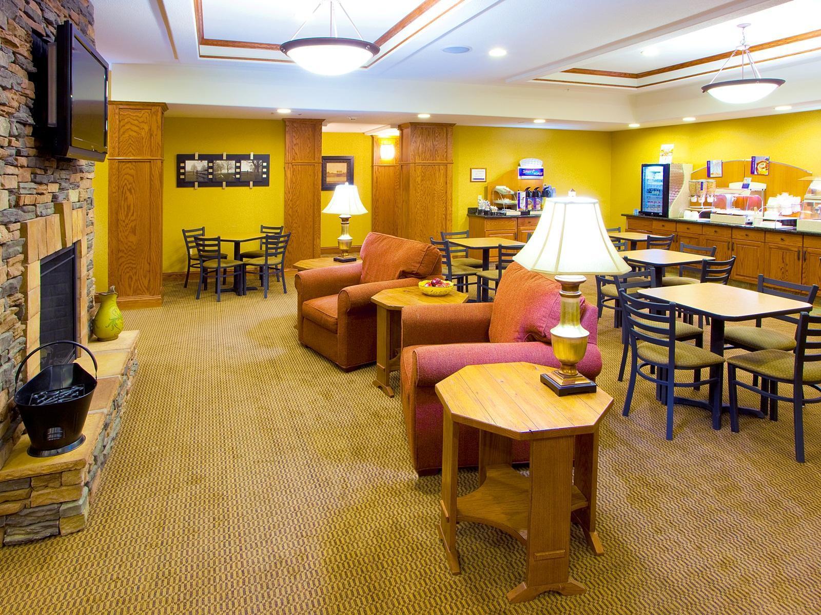 Holiday Inn Express Hotel & Suites Weston By Ihg Buitenkant foto