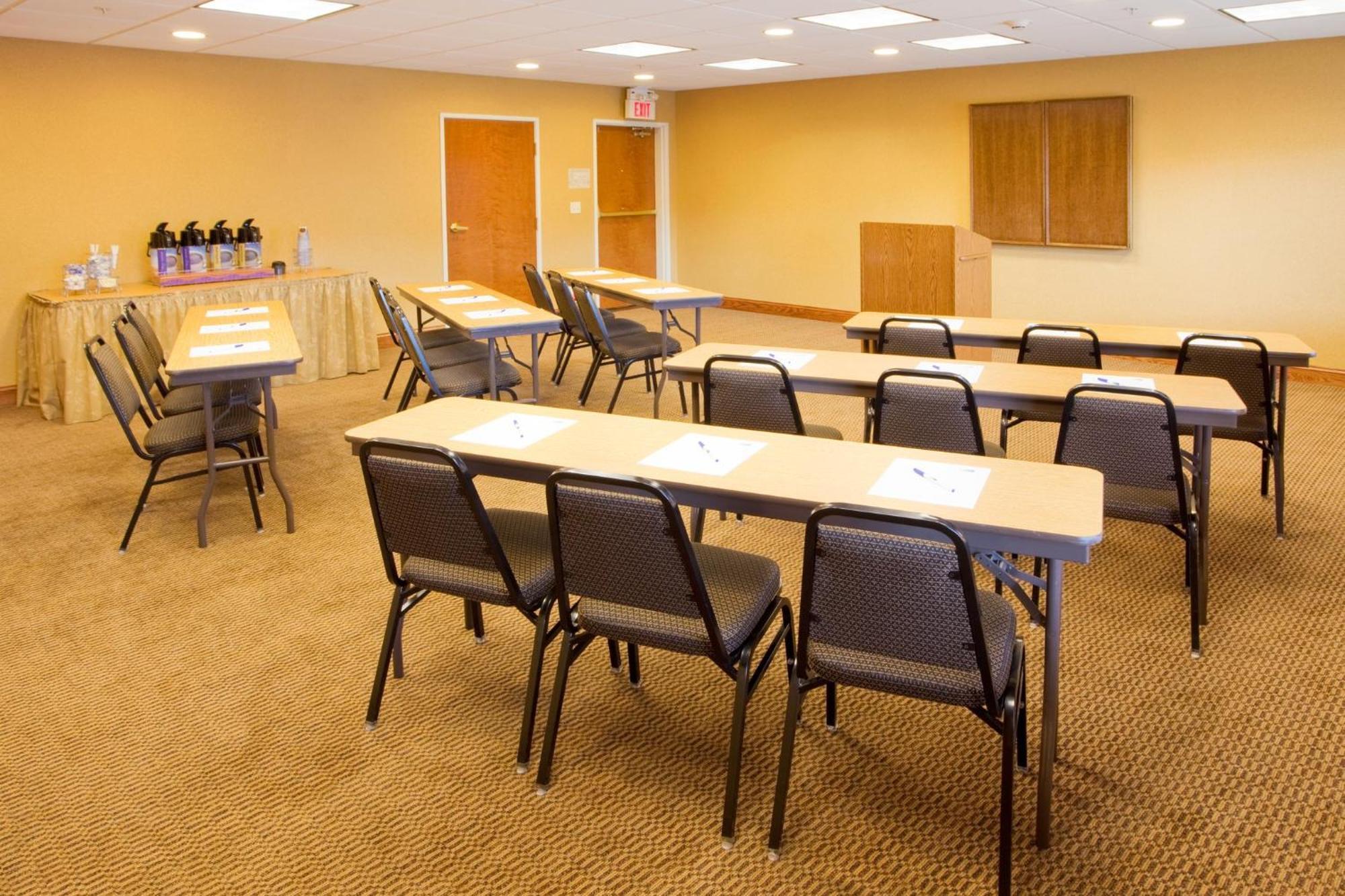 Holiday Inn Express Hotel & Suites Weston By Ihg Buitenkant foto